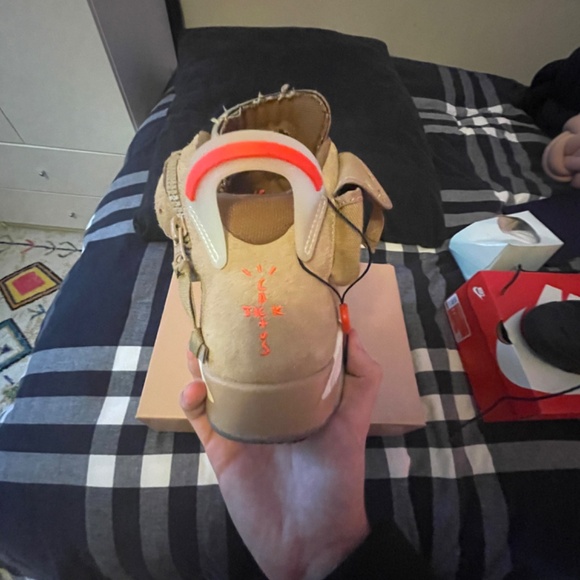 TRAVIS SCOTT Jordan 5’s - Picture 2 of 7